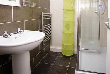 3 bed flat, Addison Road - Flat 3, North Hill, Plymouth, PL48LL - Image 5